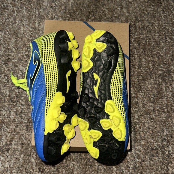 Joma Toledo Soccer Cleats size youth 3 with box in great condition like new - Picture 5 of 5
